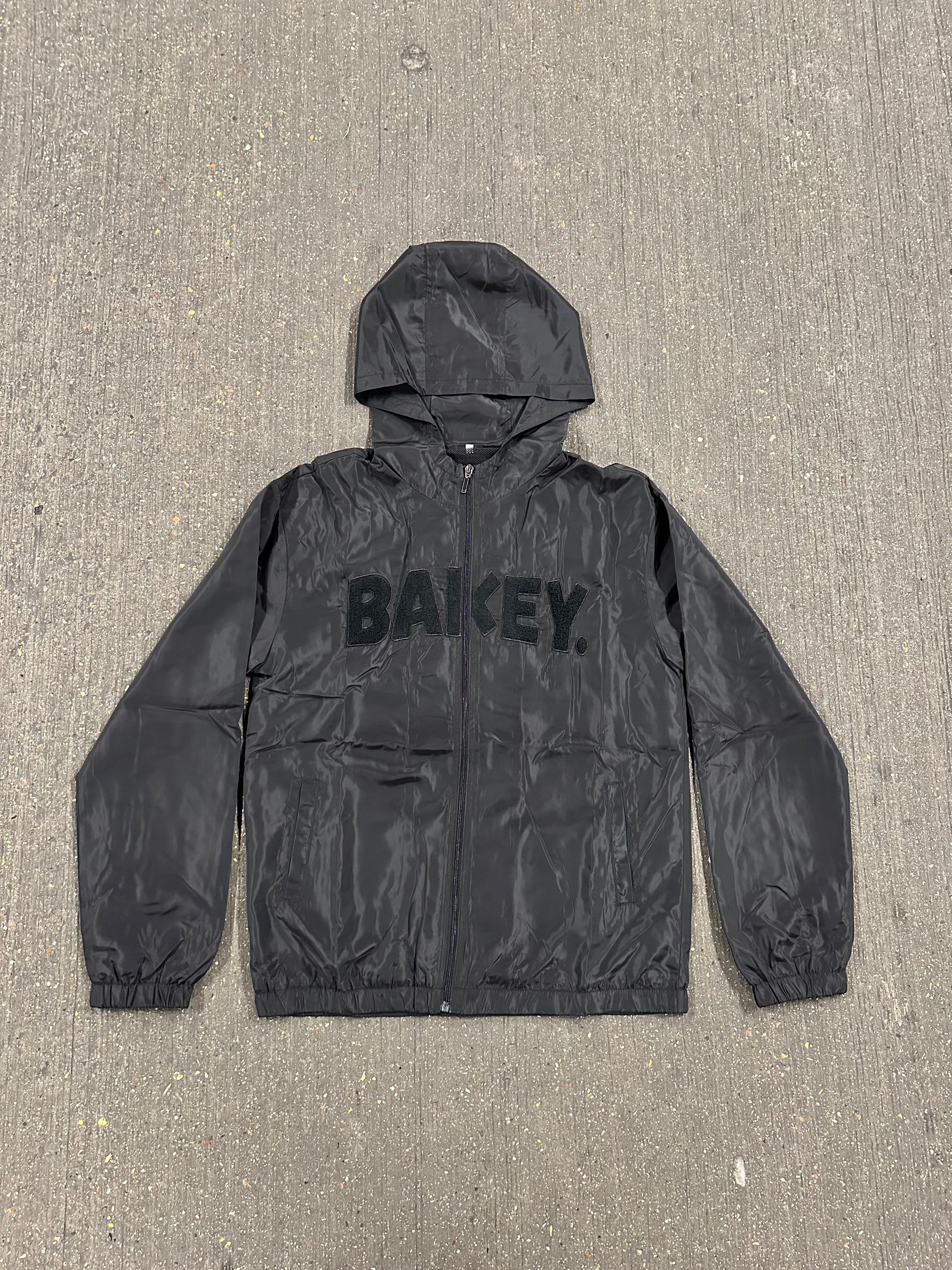 Chelline Embroidery Windbreaker (Black/Black)